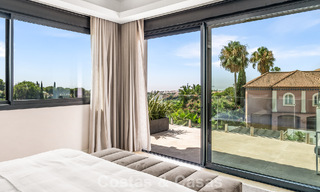 Villa en primera línea de golf con vistas al campo de golf y al mar en venta en el resort de golf de 5* en Marbella - Benahavís 783377 
