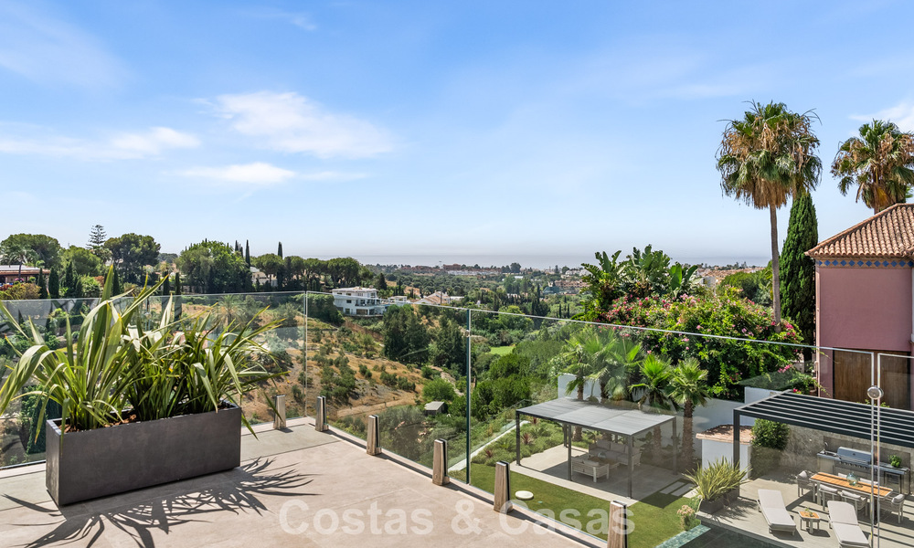 Villa en primera línea de golf con vistas al campo de golf y al mar en venta en el resort de golf de 5* en Marbella - Benahavís 783378