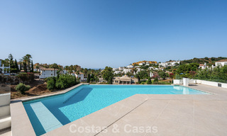 Villa contemporánea de lujo lista para entrar a vivir, en venta junto al campo de golf en la Nueva Milla de Oro, entre Marbella y Estepona 783288 