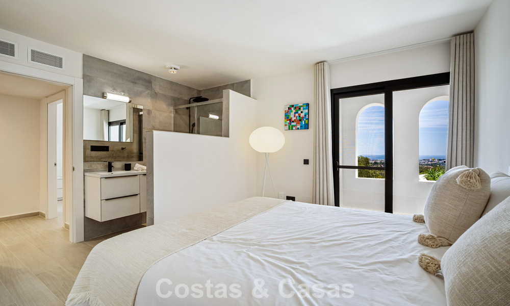 Lujosa villa mediterránea en venta en las colinas de Nueva Andalucía, Marbella 783220