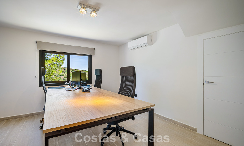 Lujosa villa mediterránea en venta en las colinas de Nueva Andalucía, Marbella 783221