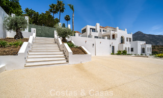 Lujosa villa mediterránea en venta en las colinas de Nueva Andalucía, Marbella 783242 
