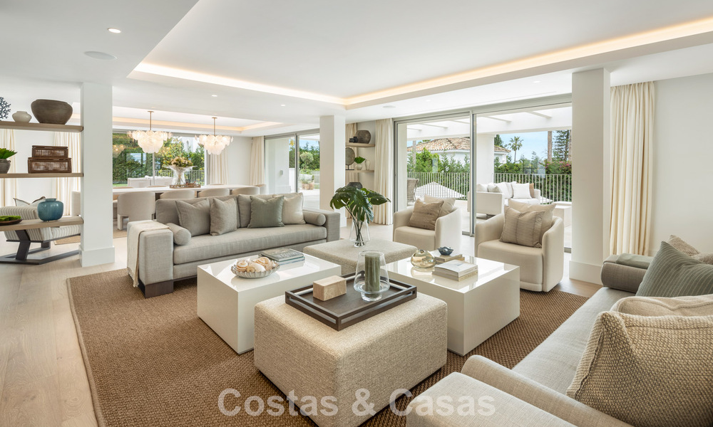 Impresionante villa de lujo con pista de tenis de césped en venta cerca de todos los servicios en la Milla de Oro de Marbella 782709