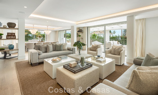 Impresionante villa de lujo con pista de tenis de césped en venta cerca de todos los servicios en la Milla de Oro de Marbella 782709 