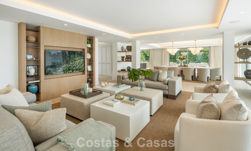 Impresionante villa de lujo con pista de tenis de césped en venta cerca de todos los servicios en la Milla de Oro de Marbella 782710