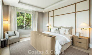 Impresionante villa de lujo con pista de tenis de césped en venta cerca de todos los servicios en la Milla de Oro de Marbella 782716 