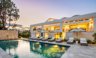 Impresionante villa de lujo con pista de tenis de césped en venta cerca de todos los servicios en la Milla de Oro de Marbella 782723 