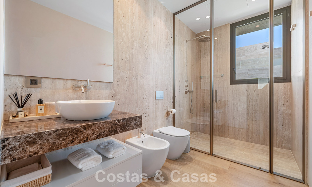 Vivienda de diseño de alta gama, lista para entrar a vivir, en un complejo tipo resort de lujo en la Milla de Oro de Marbella 782741