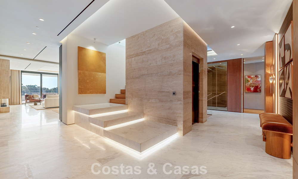 Vivienda de diseño de alta gama, lista para entrar a vivir, en un complejo tipo resort de lujo en la Milla de Oro de Marbella 782746