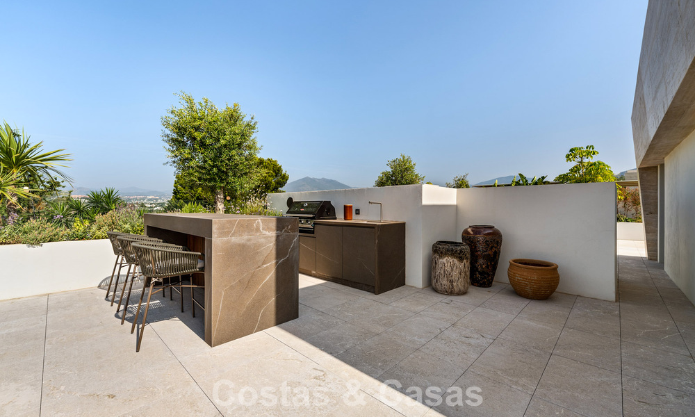 Vivienda de diseño de alta gama, lista para entrar a vivir, en un complejo tipo resort de lujo en la Milla de Oro de Marbella 782773