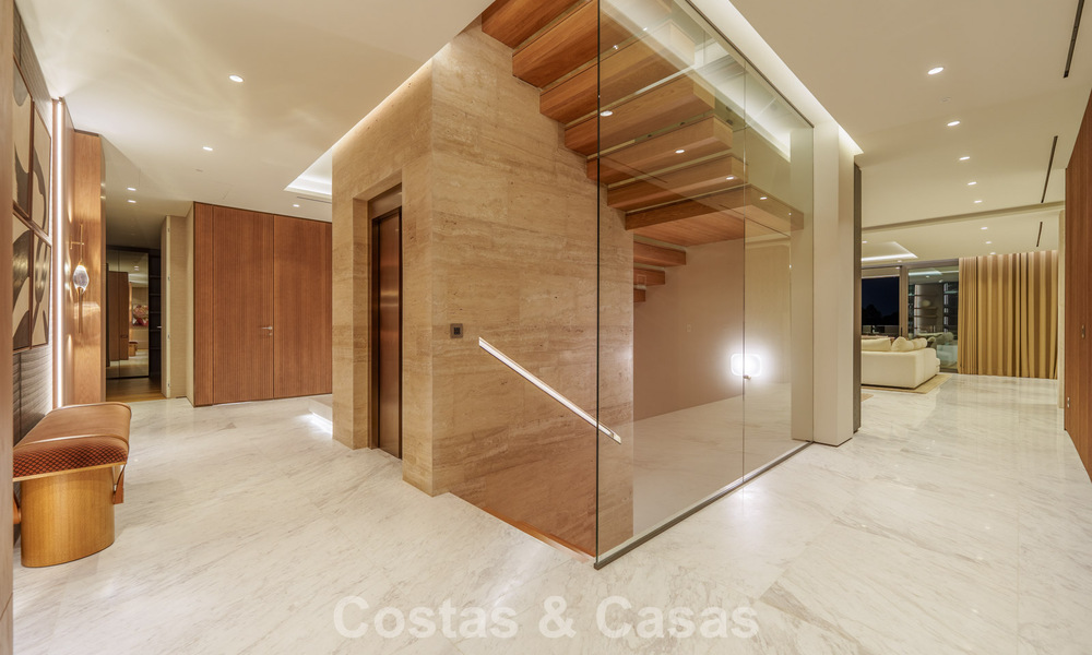 Vivienda de diseño de alta gama, lista para entrar a vivir, en un complejo tipo resort de lujo en la Milla de Oro de Marbella 782796