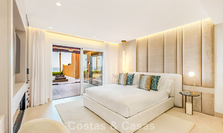 Apartamento modernizado de alta calidad en primera línea de playa con vistas al mar, jardín y piscina privados, Marbella - Estepona 782630 