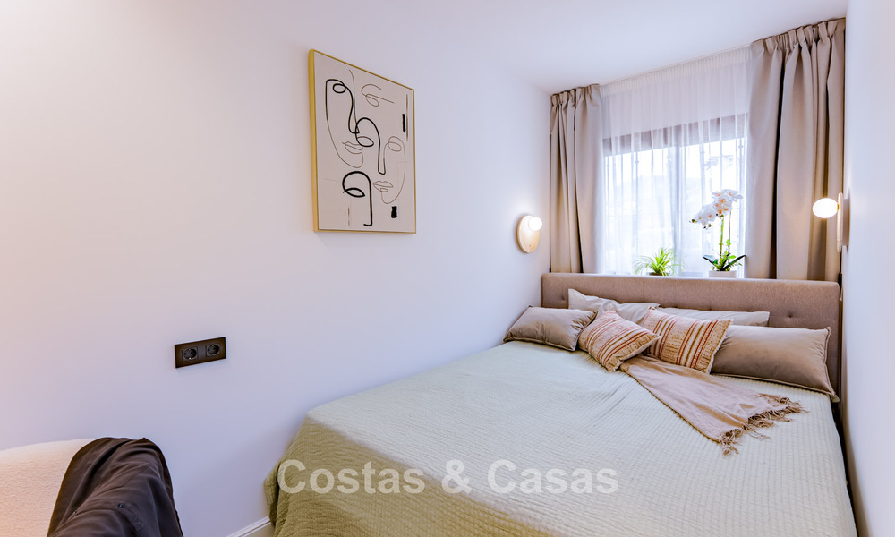 Espaciosa casa adosada de 3 dormitorios, lista para entrar a vivir, con vistas al golf y al mar en venta en Marbella - Benahavís 782973