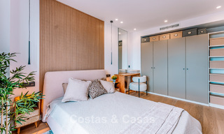 Espaciosa casa adosada de 3 dormitorios, lista para entrar a vivir, con vistas al golf y al mar en venta en Marbella - Benahavís 782981 