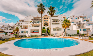 Espaciosa casa adosada de 3 dormitorios, lista para entrar a vivir, con vistas al golf y al mar en venta en Marbella - Benahavís 782991 
