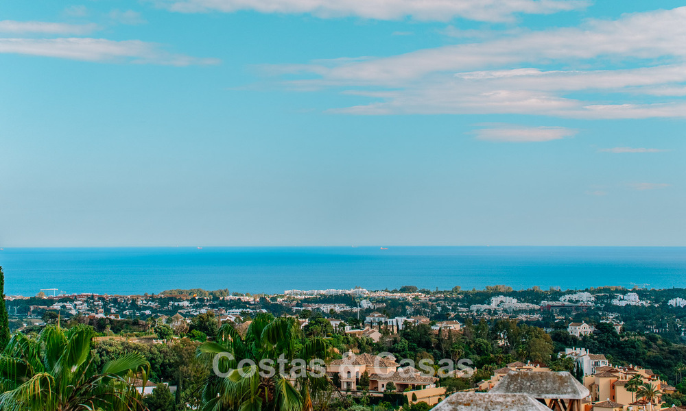 Espaciosa casa adosada de 3 dormitorios, lista para entrar a vivir, con vistas al golf y al mar en venta en Marbella - Benahavís 782997