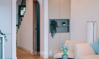 Espaciosa casa adosada de 3 dormitorios, lista para entrar a vivir, con vistas al golf y al mar en venta en Marbella - Benahavís 783000 