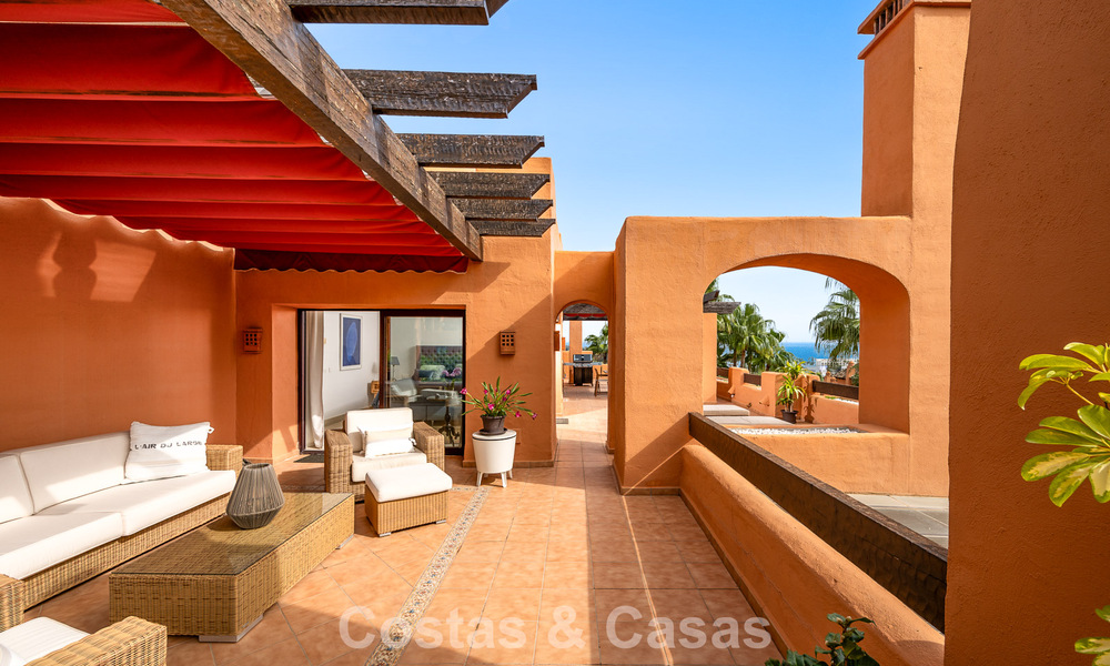 Excepcional ático dúplex en venta, a un paso de Puerto Banús en Nueva Andalucía, Marbella 783045