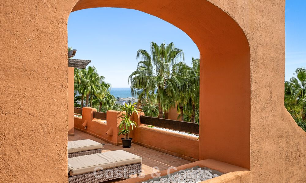Excepcional ático dúplex en venta, a un paso de Puerto Banús en Nueva Andalucía, Marbella 783046