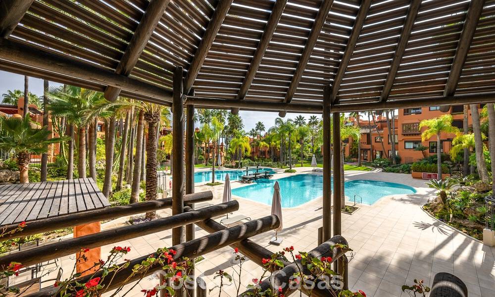 Excepcional ático dúplex en venta, a un paso de Puerto Banús en Nueva Andalucía, Marbella 783057