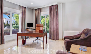 Villa de lujo de estilo mediterráneo en venta a un paso de la playa y todos los servicios en Guadalmina Baja, Marbella 783085 