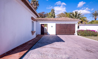 Villa de lujo de estilo mediterráneo en venta a un paso de la playa y todos los servicios en Guadalmina Baja, Marbella 783096 