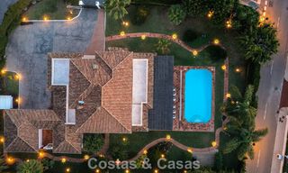 Villa de lujo de estilo mediterráneo en venta a un paso de la playa y todos los servicios en Guadalmina Baja, Marbella 783100 