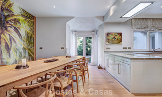 Villa de lujo de estilo mediterráneo en venta a un paso de la playa y todos los servicios en Guadalmina Baja, Marbella 783104 