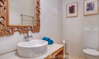 Villa de lujo de estilo mediterráneo en venta a un paso de la playa y todos los servicios en Guadalmina Baja, Marbella 783111 