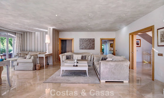 Villa de lujo de estilo mediterráneo en venta a un paso de la playa y todos los servicios en Guadalmina Baja, Marbella 783115 