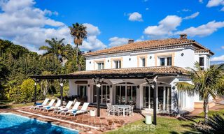 Villa de lujo de estilo mediterráneo en venta a un paso de la playa y todos los servicios en Guadalmina Baja, Marbella 783118 