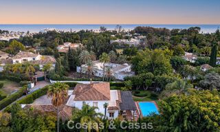 Villa de lujo de estilo mediterráneo en venta a un paso de la playa y todos los servicios en Guadalmina Baja, Marbella 783119 