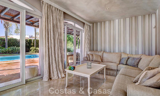 Villa de lujo de estilo mediterráneo en venta a un paso de la playa y todos los servicios en Guadalmina Baja, Marbella 783120 