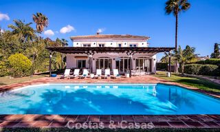 Villa de lujo de estilo mediterráneo en venta a un paso de la playa y todos los servicios en Guadalmina Baja, Marbella 783122 