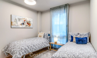 Apartamento de dos dormitorios en planta baja en venta a un paso de la playa en Elviria, Marbella 783648 
