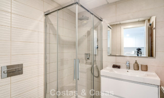 Apartamento de dos dormitorios en planta baja en venta a un paso de la playa en Elviria, Marbella 783660 