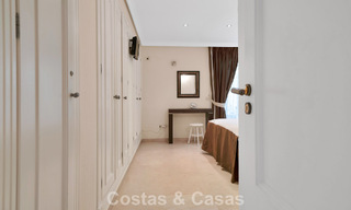 Apartamento en planta baja en venta en un complejo en primera línea de playa en la Nueva Milla de Oro, Marbella - Estepona 783669 