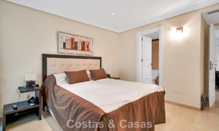 Apartamento en planta baja en venta en un complejo en primera línea de playa en la Nueva Milla de Oro, Marbella - Estepona 783674 