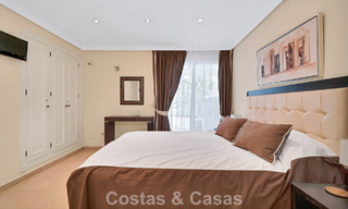 Apartamento en planta baja en venta en un complejo en primera línea de playa en la Nueva Milla de Oro, Marbella - Estepona 783678 