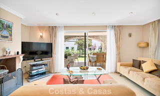 Apartamento en planta baja en venta en un complejo en primera línea de playa en la Nueva Milla de Oro, Marbella - Estepona 783688 