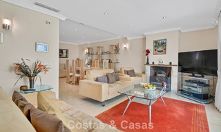 Apartamento en planta baja en venta en un complejo en primera línea de playa en la Nueva Milla de Oro, Marbella - Estepona 783692 