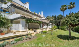 Apartamento en planta baja en venta en un complejo en primera línea de playa en la Nueva Milla de Oro, Marbella - Estepona 783699 