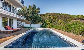 Espaciosa villa familiar con piscina privada y vistas panorámicas, enclavada en las colinas de Estepona 783710 