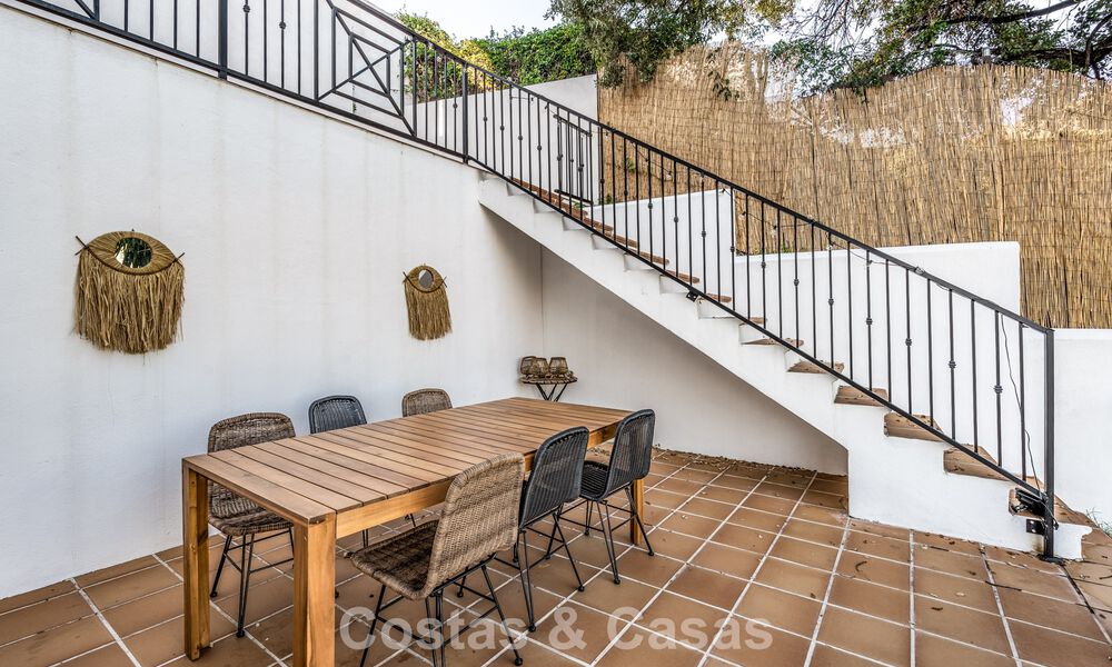 Espaciosa villa familiar con piscina privada y vistas panorámicas, enclavada en las colinas de Estepona 783722