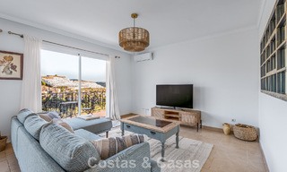 Espaciosa villa familiar con piscina privada y vistas panorámicas, enclavada en las colinas de Estepona 783728 