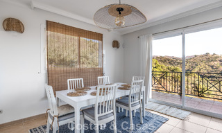 Espaciosa villa familiar con piscina privada y vistas panorámicas, enclavada en las colinas de Estepona 783729 