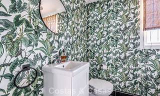 Espaciosa villa familiar con piscina privada y vistas panorámicas, enclavada en las colinas de Estepona 783732 