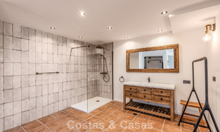 Espaciosa villa familiar con piscina privada y vistas panorámicas, enclavada en las colinas de Estepona 783733 