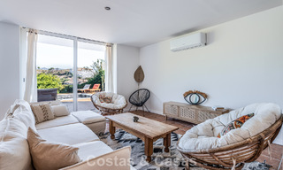 Espaciosa villa familiar con piscina privada y vistas panorámicas, enclavada en las colinas de Estepona 783734 