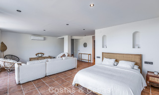Espaciosa villa familiar con piscina privada y vistas panorámicas, enclavada en las colinas de Estepona 783735 
